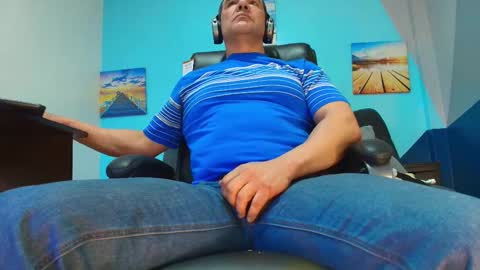 Snapshot of toro_hot chatting on October 20, 1:04 pm Toro online show from October 20, 1:04 pm