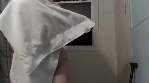 totallyawesome_65 online show from February 18, 11:52 am