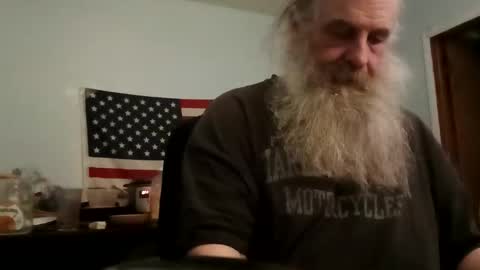 totallyawesome_65 online show from April 22, 7:57 am