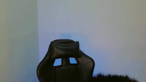 Alison online show from November 9, 9:30 pm