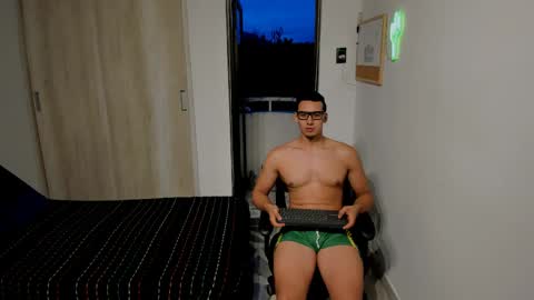 travis bakerr online show from May 20, 11:11 pm