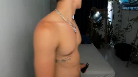 Snapshot of travis_bakerr chatting on February 12, 7:35 pm travis bakerr online show from February 12, 7:35 pm