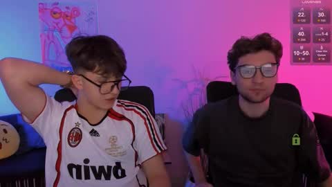 Travis online show from December 20, 8:05 pm