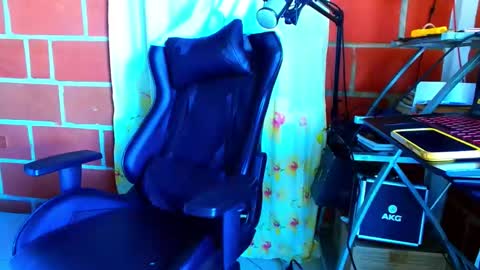 TRAVIS. online show from March 15, 2:12 pm