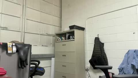 Snapshot of treborinthesky chatting on March 11, 9:59 pm treborinthesky online show from March 11, 9:59 pm