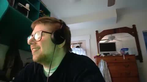 Snapshot of true_manofworth chatting on December 16, 7:00 pm HandicappedLaugher online show from December 16, 7:00 pm