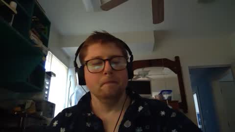 Snapshot of true_manofworth chatting on December 3, 5:45 pm HandicappedLaugher online show from December 3, 5:45 pm