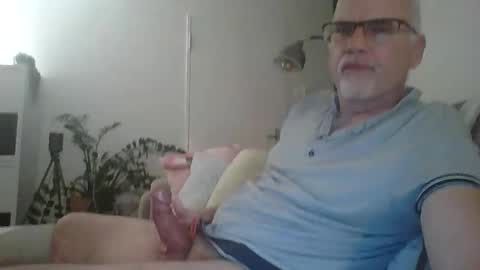 Snapshot of trukturk chatting on September 10, 8:18 pm trukturk online show from September 10, 8:18 pm