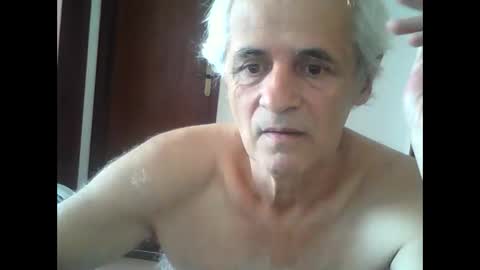 Snapshot of tuamigo8a chatting on February 17, 3:42 pm Siveomeves online show from February 17, 3:42 pm