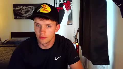 twink2048 online show from May 19, 10:05 pm