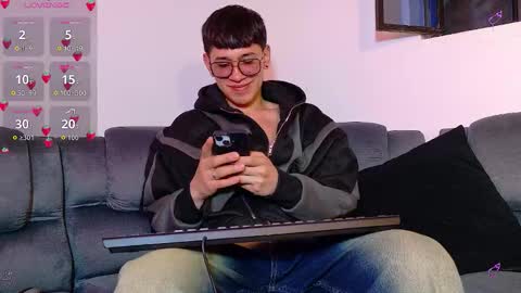 Mr Daren online show from October 1, 7:18 pm