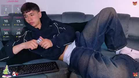 Mr Daren online show from December 13, 7:53 pm