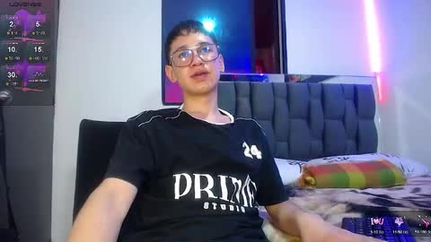 Mr Daren online show from February 18, 6:17 pm