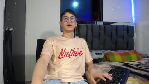 Mr Daren online show from January 31, 6:03 pm