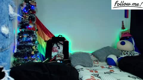 Snapshot of twink_sebas_ chatting on December 16, 6:10 am Bad boy sebastian online show from December 16, 6:10 am