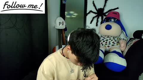 Snapshot of twink_sebas_ chatting on December 10, 8:08 am Bad boy sebastian online show from December 10, 8:08 am