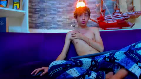 twinkk_guyy online show from November 29, 7:16 pm