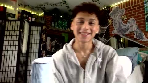 twinnkx online show from March 22, 4:01 pm