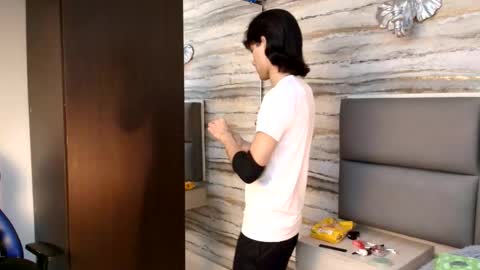    online show from November 28, 5:10 am