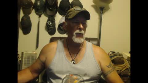 txlobo60 online show from April 16, 11:51 pm