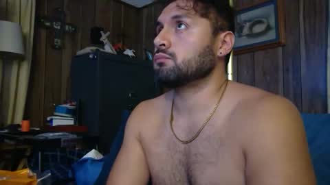Snapshot of txmusclestud chatting on December 18, 3:37 am txmusclestud online show from December 18, 3:37 am