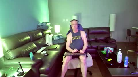 txpigbttm online show from March 21, 5:11 am