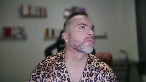 TylerDavid online show from April 13, 6:30 pm