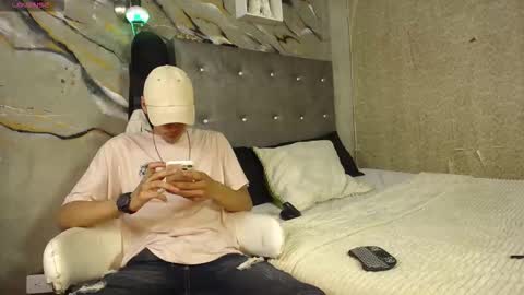 tyl3r_coop3r online show from November 2, 3:22 am