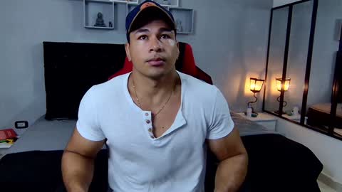 tyler_hank1 online show from January 27, 11:22 am