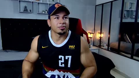 tyler_hank1 online show from January 25, 11:22 pm