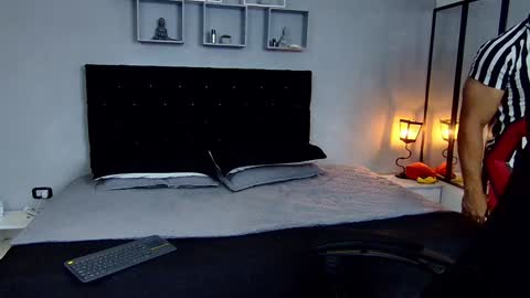 tyler_hank1 online show from January 20, 1:21 pm