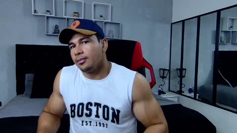 tyler_hank1 online show from February 1, 1:02 am