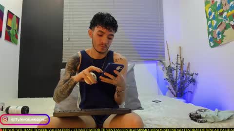 Snapshot of tylergiuseppe_ chatting on February 14, 10:48 pm tylergiuseppe_ online show from February 14, 10:48 pm