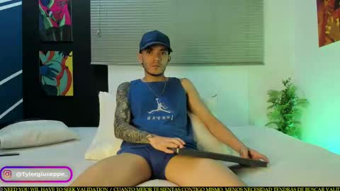 Snapshot of tylergiuseppe_ chatting on September 15, 1:12 pm tylergiuseppe_ online show from September 15, 1:12 pm