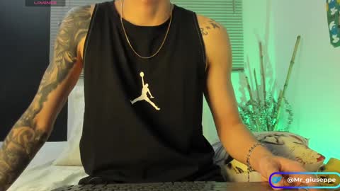 Snapshot of tylergiuseppe_ chatting on January 17, 5:42 am tylergiuseppe_ online show from January 17, 5:42 am