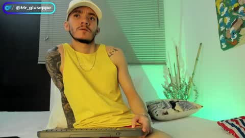 Snapshot of tylergiuseppe_ chatting on January 20, 10:15 pm tylergiuseppe_ online show from January 20, 10:15 pm