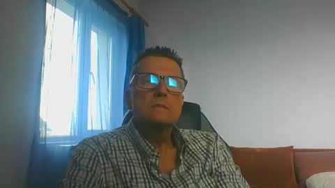 ulmeni4 online show from November 4, 1:12 pm