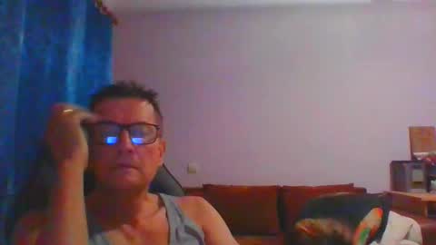 ulmeni4 online show from November 22, 4:17 pm