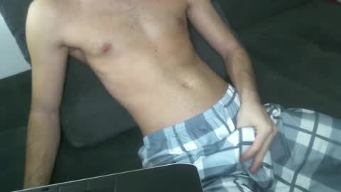 uniqueboy22 online show from March 19, 12:25 am