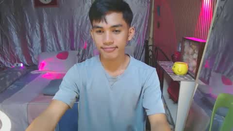 ur_shan21 online show from November 18, 4:33 pm