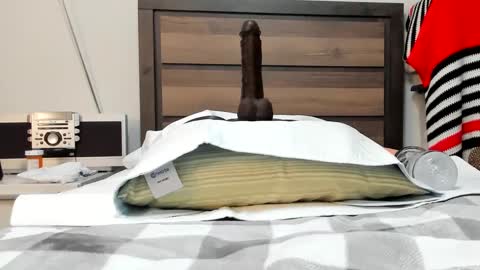 urbantx online show from December 8, 2:28 am