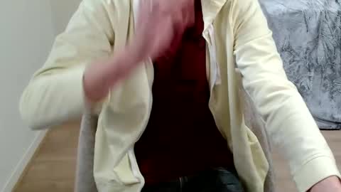 urluckyboi online show from May 12, 5:10 pm