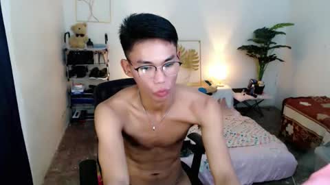 Snapshot of urnaughtydreamboy_rence chatting on October 13, 2:39 am Rence online show from October 13, 2:39 am