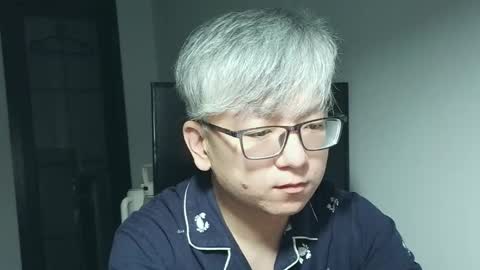 Snapshot of uuuffuu chatting on October 20, 4:33 pm uuuffuu online show from October 20, 4:33 pm