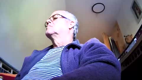 uwe1804 online show from June 3, 5:29 pm