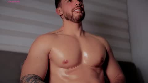 valenthinoking online show from November 21, 5:17 am