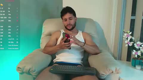 Snapshot of valentinoford chatting on February 12, 12:37 am Valentino online show from February 12, 12:37 am