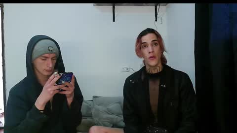 Snapshot of vamp_noah chatting on February 19, 6:43 pm Vamp Noah and Dan online show from February 19, 6:43 pm