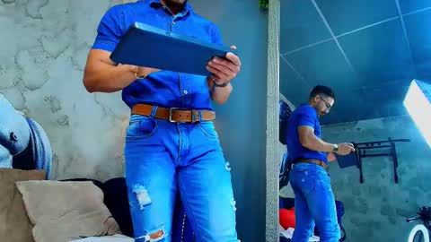 Vans Ross online show from February 19, 8:05 pm