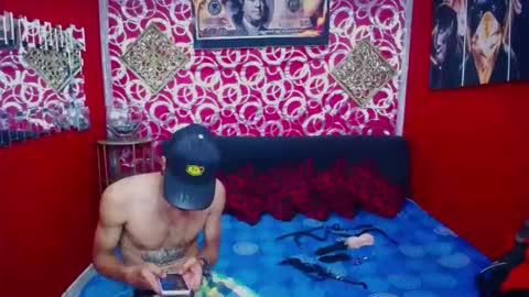 Esteban online show from April 21, 2:01 pm